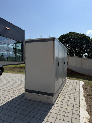 Lenercom Gewerbespeicher am Aufstellort auf Betonfundament