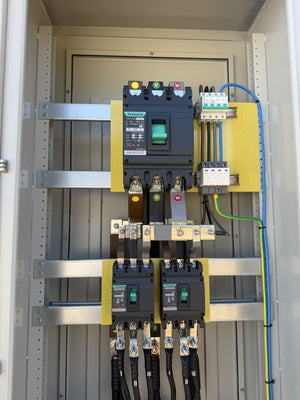 Leistungsschalter und Schutztechnik im Lenercom Gewerbespeicher